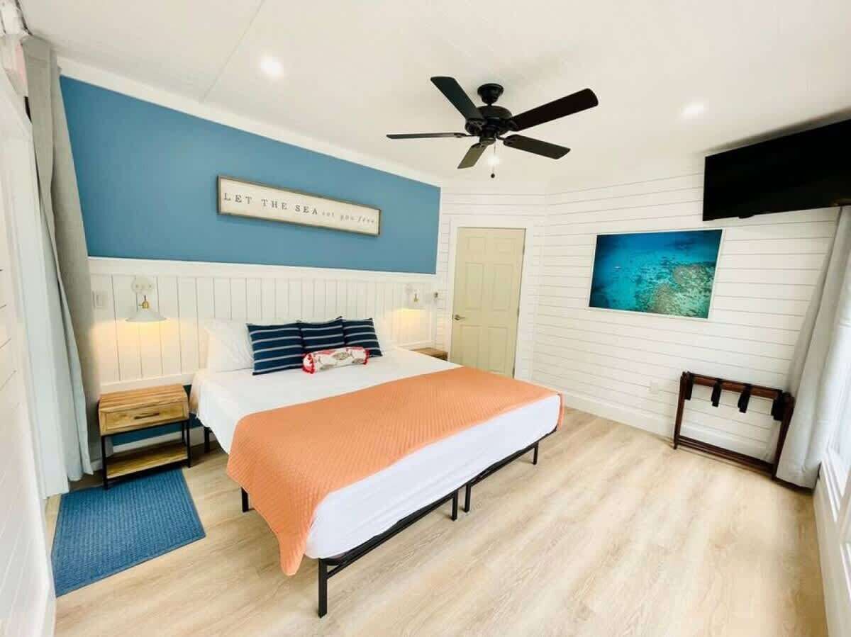 2 bedrooms, memory-foam beds, iron/ironing board, WiFi