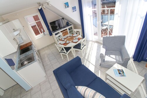 Upper floor apartment close to the beach in Norddeich -Muschelweg-