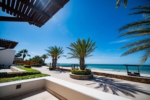 Terrace/patio - Playa de La Paz - luxury 2 bedroom condo ocean front (La Paz)