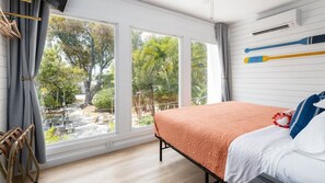 2 dormitoris, planxa i posts de planxar, un bressol de viatge i wifi 