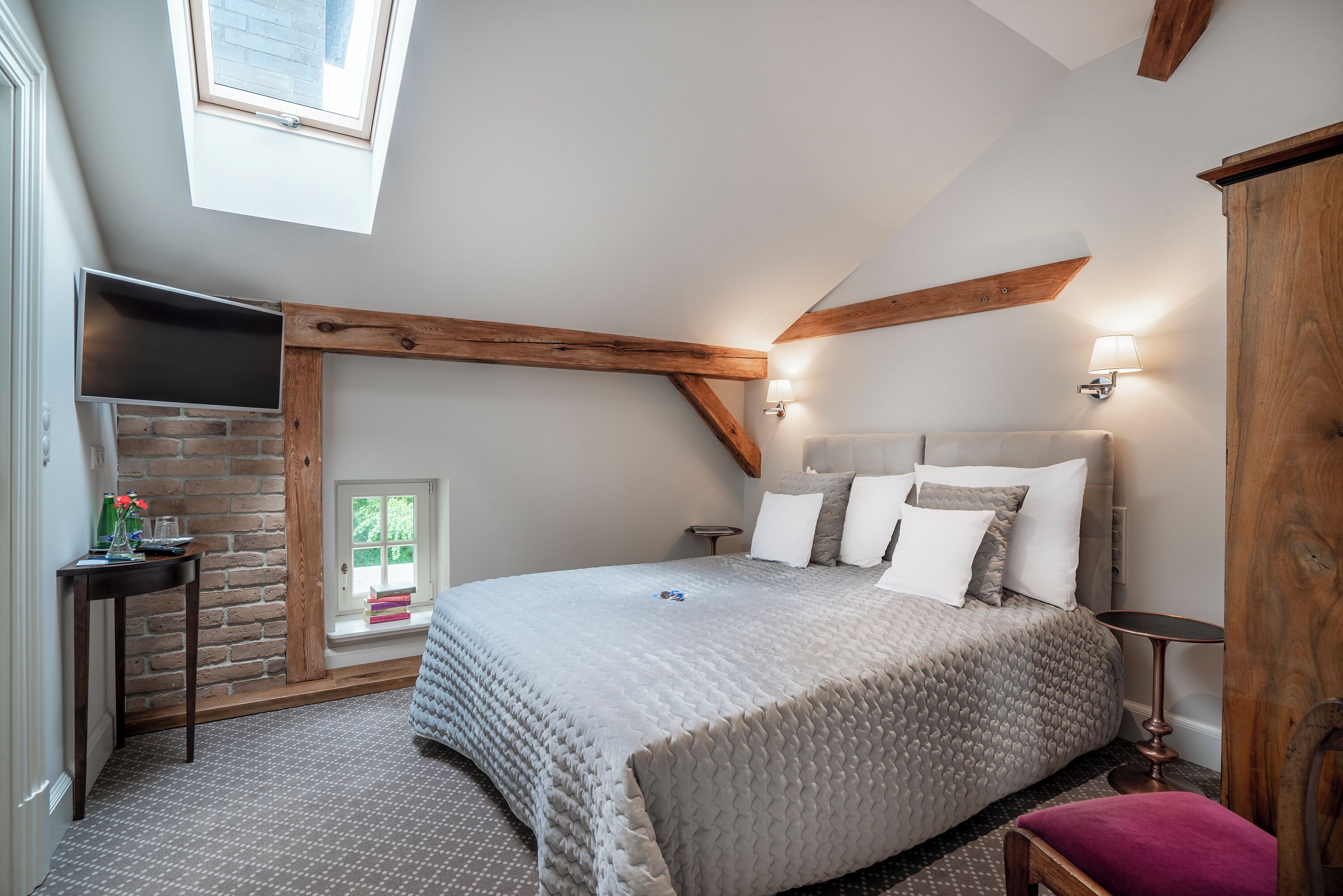 1 bedroom, iron/ironing board, travel crib, WiFi