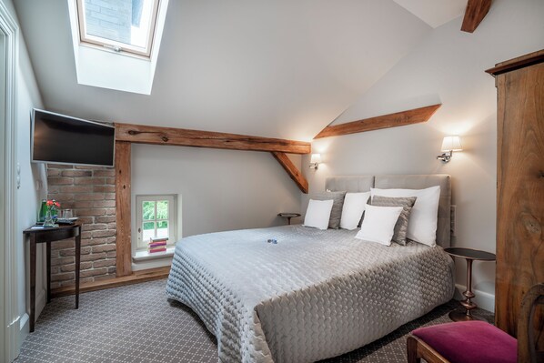 1 habitación, tabla de planchar con plancha, cuna de viaje y wifi 