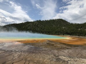 Beach - Yellowstone Retreat Rentals U2: two blocks from Yellowstone! (Gardiner)