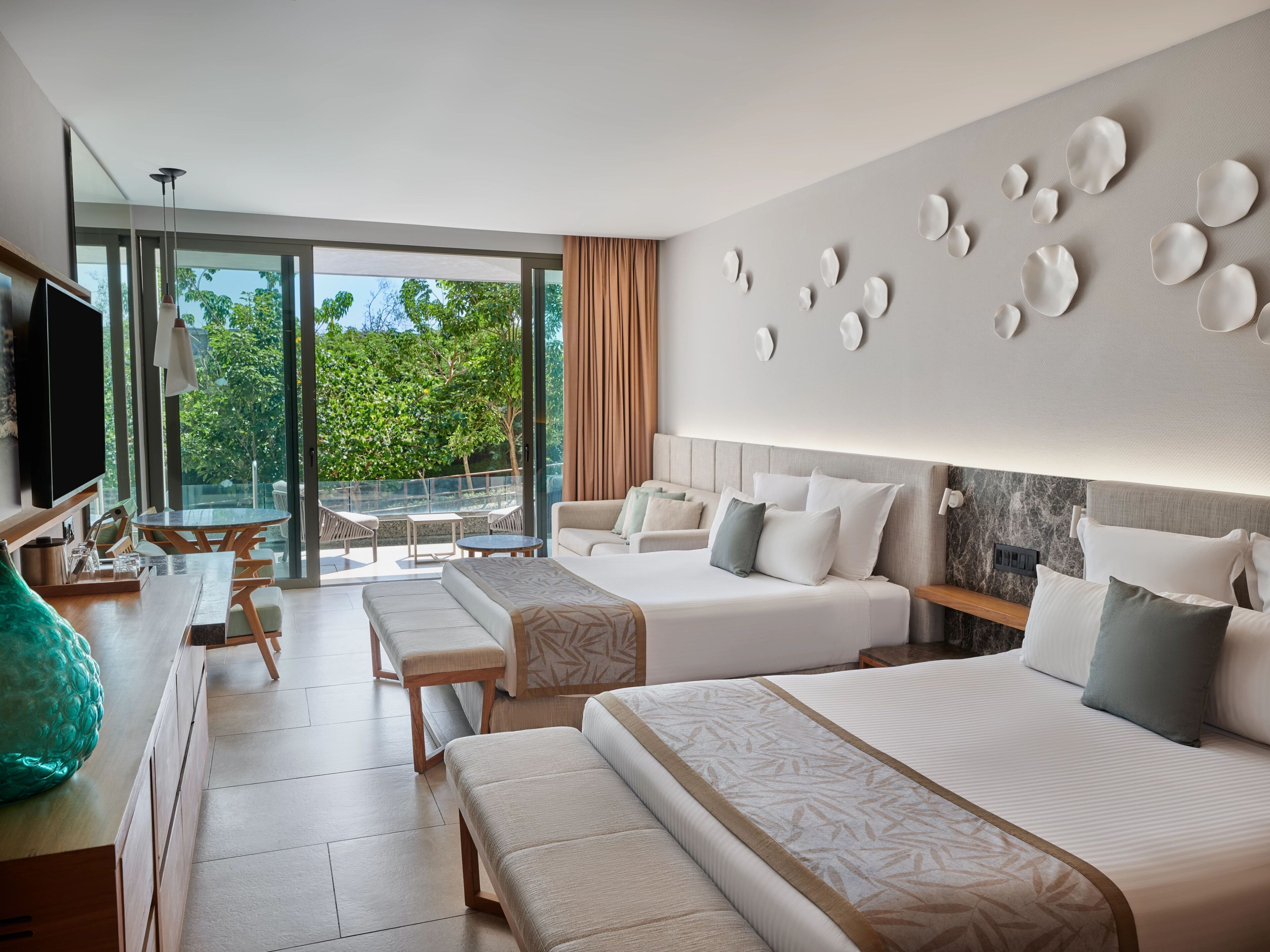 Junior Suite Tropical Swim Out Double | Hypo-allergenic bedding, free minibar, in-room safe, blackout curtains
