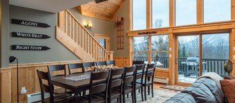 Bear Ridge- Spacious Chalet Minutes to Sunday River