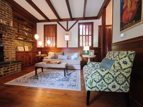 The Charlton Lane Cottage