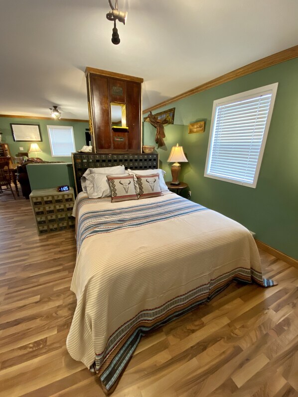 1 bedroom, desk, iron/ironing board, travel cot