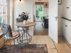 Interior - 1 bedroom accommodation in Fittleworth, near Chichester (Fittleworth, near Chichester)