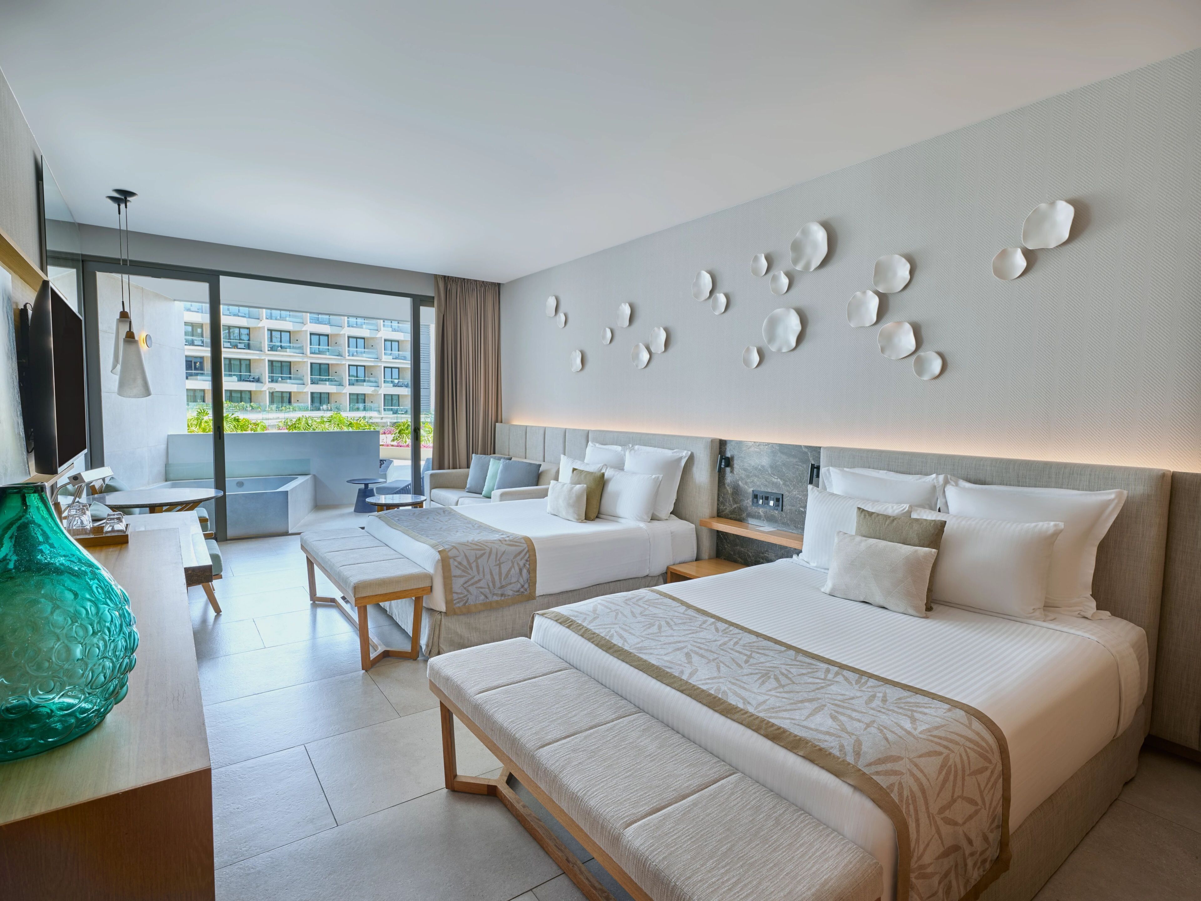Preferred Club Jr Suite Sun Deck Double | Bộ đồ giường kháng dị ứng, minibar với thức uống miễn phí 