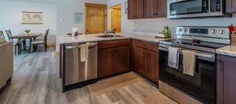 Yellowstone Retreat Rentals U4: two blocks from Yellowstone!