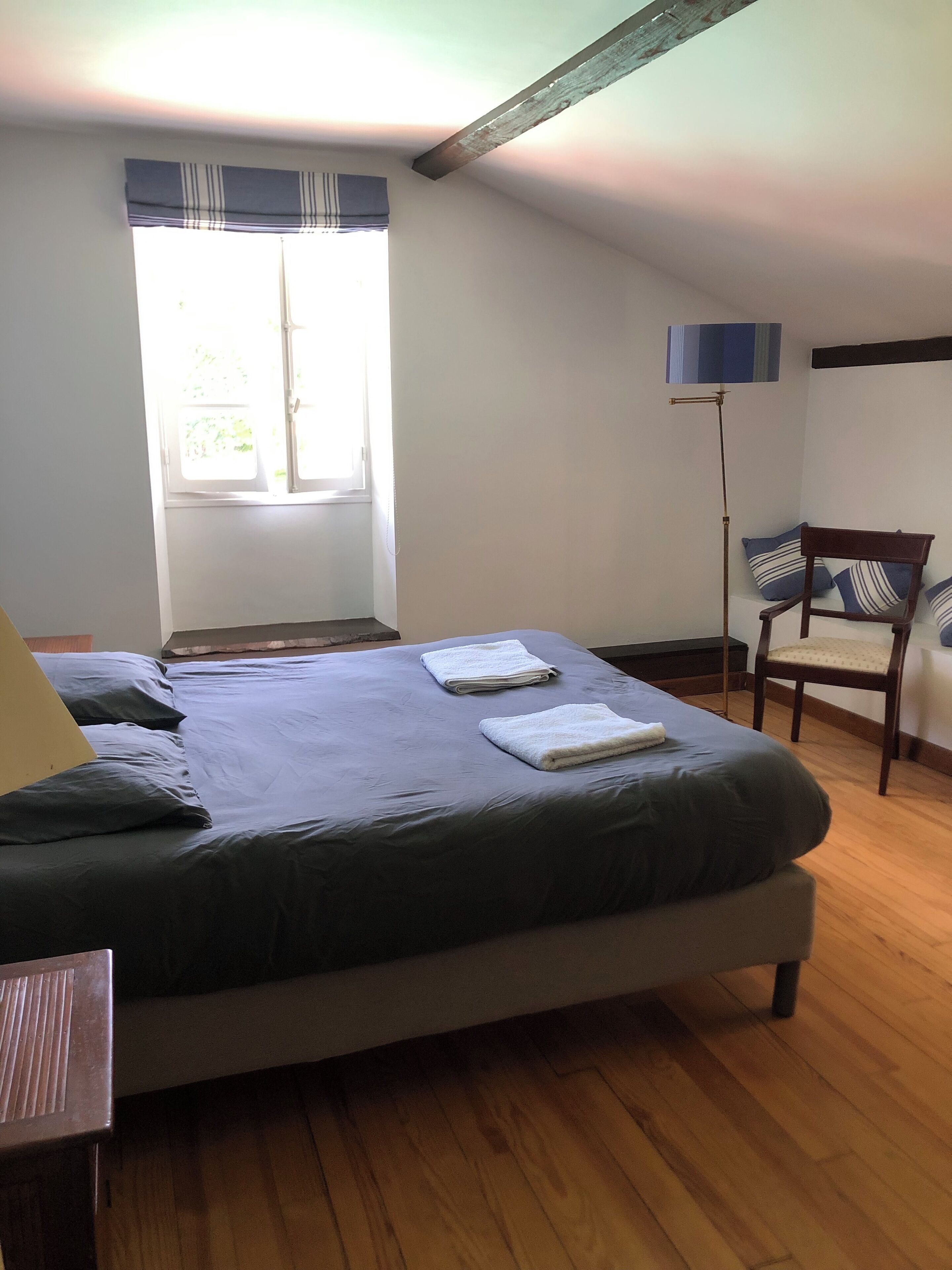 6 bedrooms, desk, iron/ironing board, free WiFi