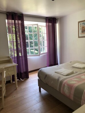 6 chambres, bureau, fer et planche à repasser, Wi-Fi gratuit