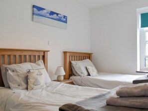 2 bedrooms, free WiFi, bed sheets - 2 bedroom accommodation in Swanage (Swanage)