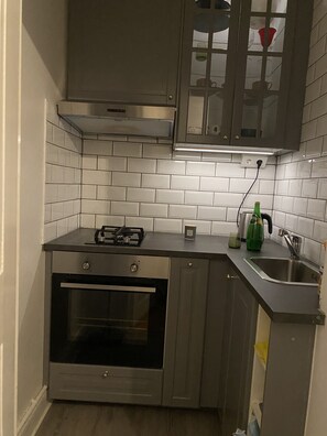 Apartment | Private kitchen | Fridge, oven, electric kettle, freezer - Beautiful 1-bed Apartment in Stockholm (Stockholm)