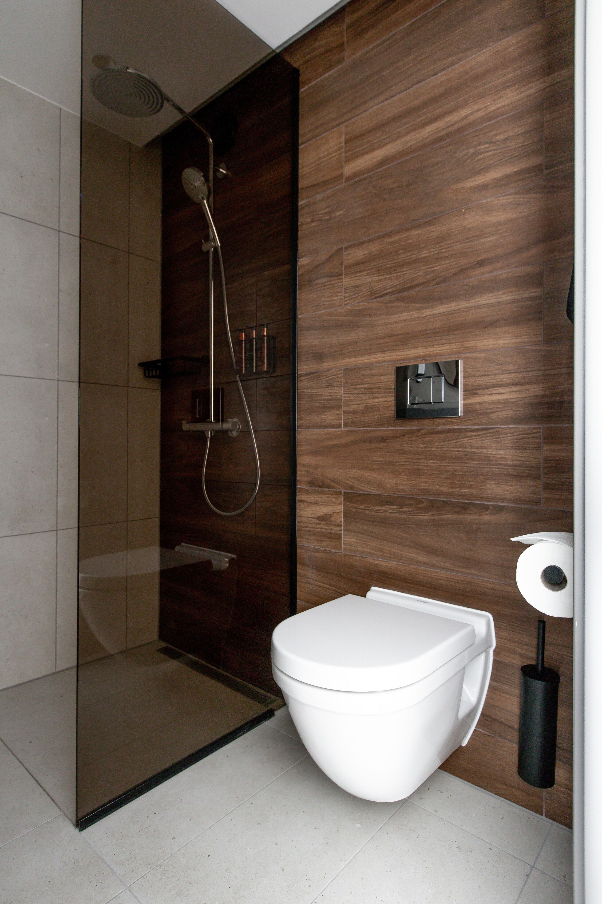 superior double room, non smoking | bathroom | hair dryer, towels, soap, shampoo