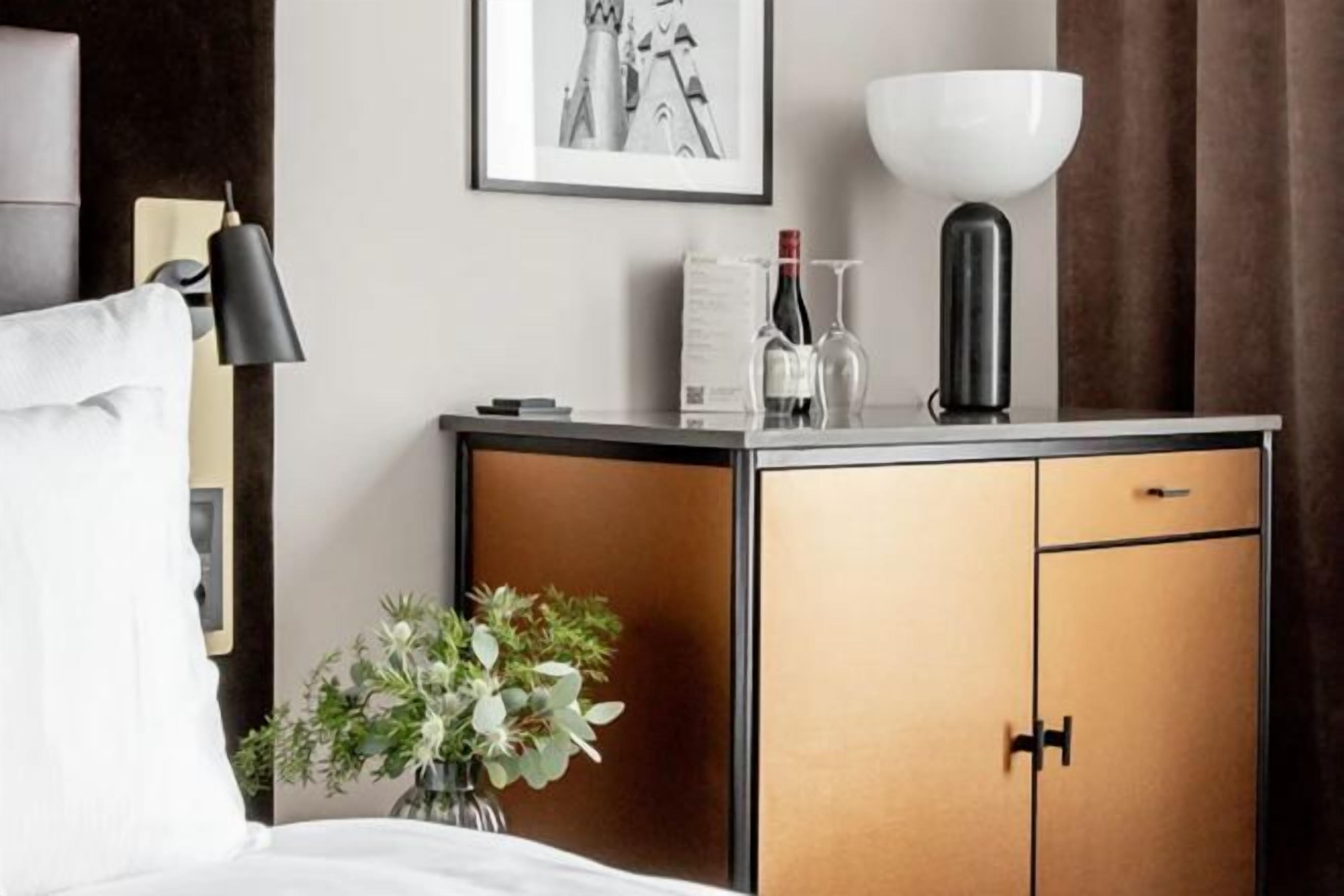 Down duvets, minibar, in-room safe, blackout curtains
