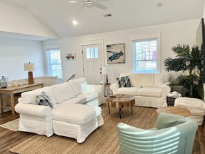 Smart TV, computer monitors