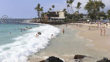 Beach nearby, sun loungers, beach towels