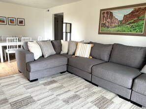 Living area - Comfortable 2 BD/2 BA Condo in Sports Village - Updated! (St. George)