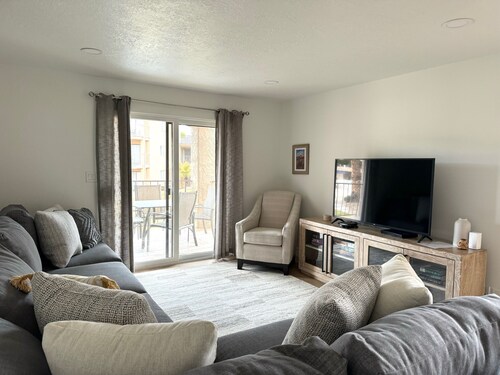 Comfortable 2 BD/2 BA Condo in Sports Village - Updated!