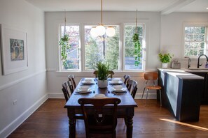 Dining - Greenaway House | Your Perfect Base for Downtown Charlottesville, Monticello, and the Vineyards (Charlottesville)