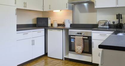 3 bedroom accommodation in Austwick, near Settle