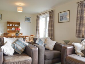 Unclassified image, 3 of 18, button - 3 bedroom accommodation in Austwick, near Settle (Austwick, near Settle)
