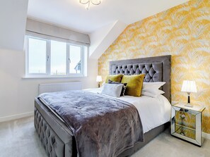 4 bedrooms, free WiFi, bed sheets - 4 bedroom accommodation in Amble (Amble)