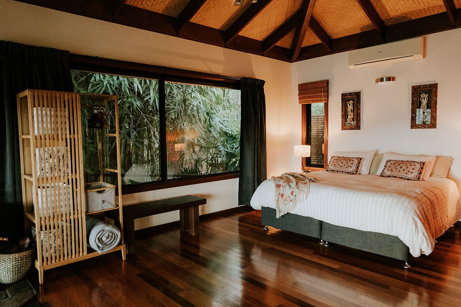 1 chambre, fer et planche à repasser, Wi-Fi gratuit, draps fournis