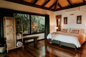 1 slaapkamer, een strijkplank/strijkijzer, gratis wifi, beddengoed