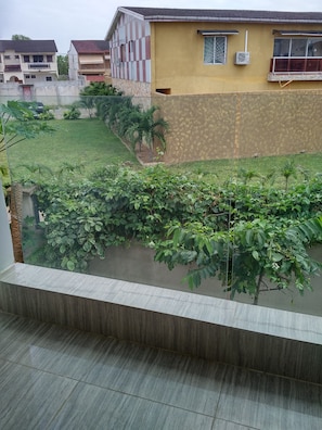 Unclassified image, 5 of 23, button