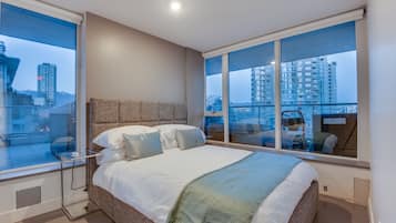 3 bedrooms, iron/ironing board, travel crib, free WiFi