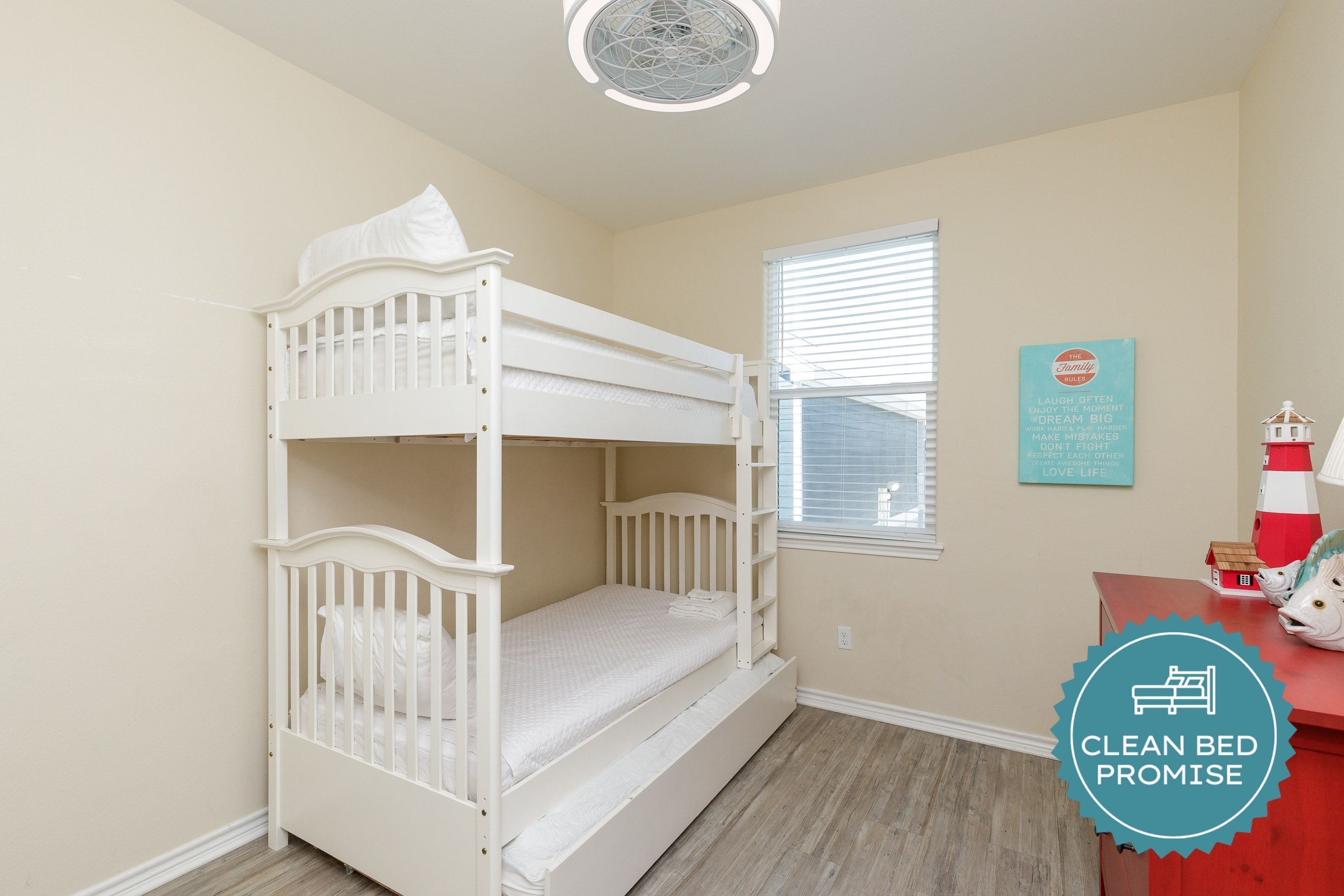 3 chambres, fer et planche à repasser, Wi-Fi gratuit, draps fournis