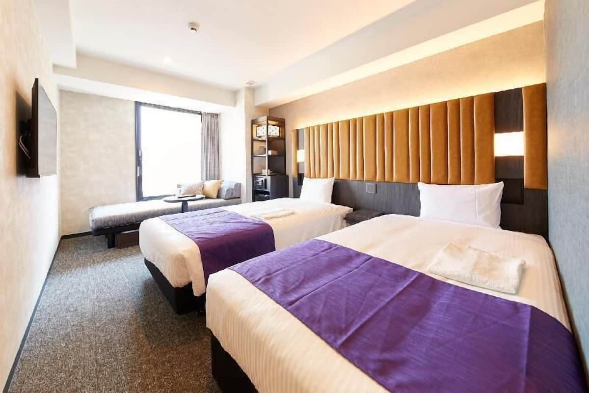 In-room safe, free WiFi, bed sheets