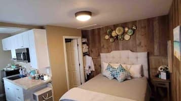 1 habitación, tabla de planchar con plancha, wifi gratis y ropa de cama