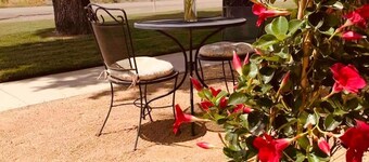 Private country studio, near SMF and UC Davis Campus