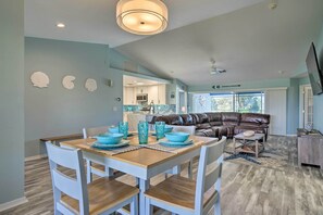Interior - 15 Mi to Beach: Home w/ Pool in Cape Coral (Cape Coral)