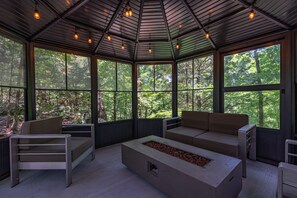 Interior - Modern High End Cabin #2 on Horsehead Lake (Clarksville)