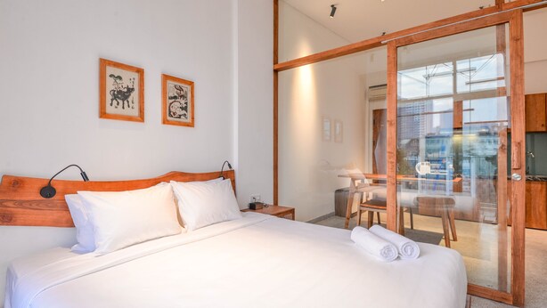 City Bungalow | 1 bedroom, Egyptian cotton sheets, premium bedding, pillowtop beds - Athena Suites R101 (Hanoi)
