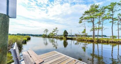 Recently Renovated 2BR/2BA Townhouse with Pond Views
