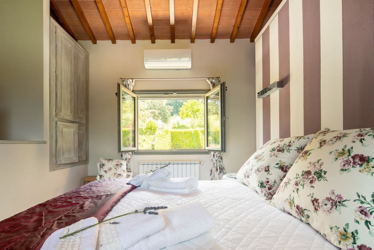 4 quartos, ferros/tábuas de passar roupa, Wi-Fi, roupa de cama