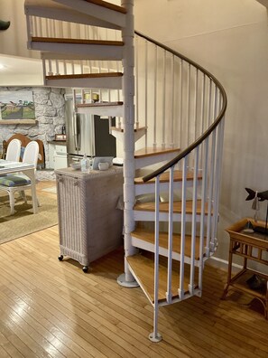 Interior - Bayfront Bungalow (Cape May Court House)