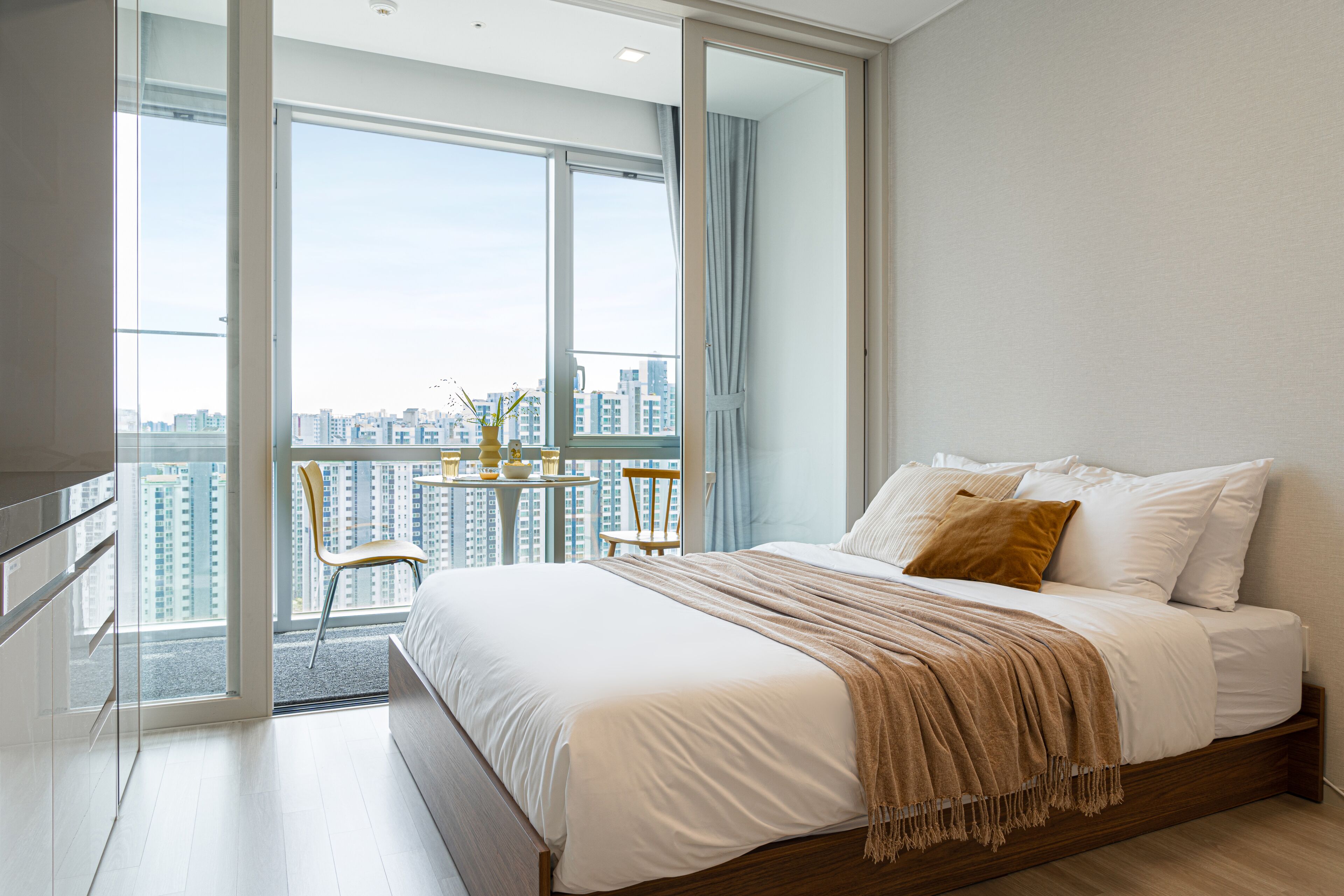 스튜디오(레지던스) | 고급 침구, 책상, 노트북 작업 공간, 암막 커튼