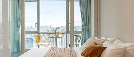 Studio(Residence) | Premium bedding, desk, laptop workspace, blackout drapes