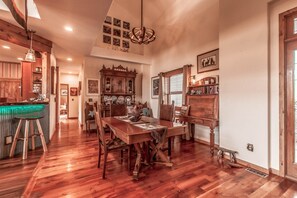 Dining - Cutbow Bend (Livingston)