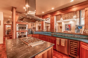 Oven, stovetop - Cutbow Bend (Livingston)