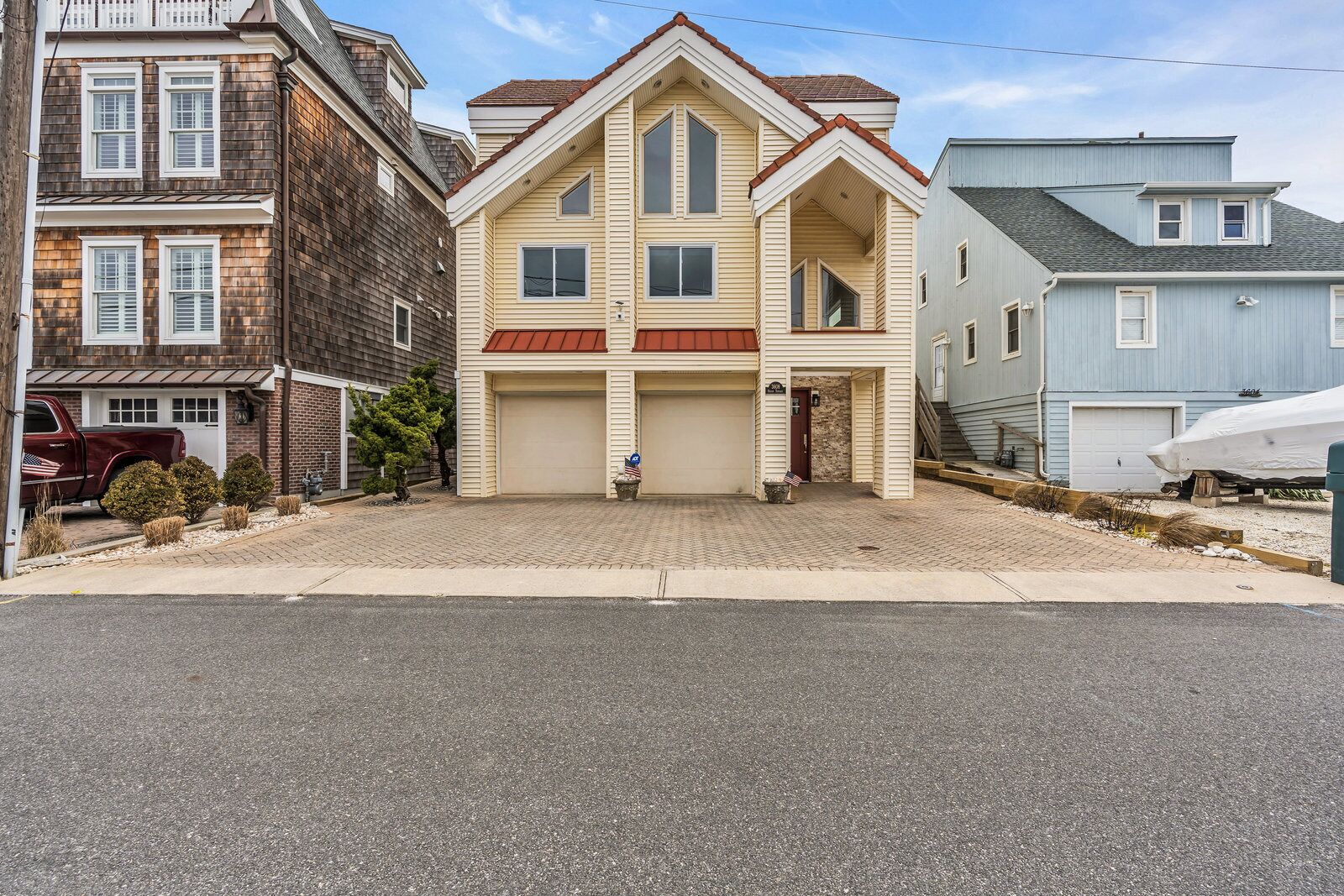 Aug 24 through Sept available - Incredible Beachfront - Super Clean - 5 star