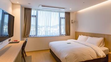Superior Double Room, City View | In-room safe, blackout curtains, soundproofing, free WiFi