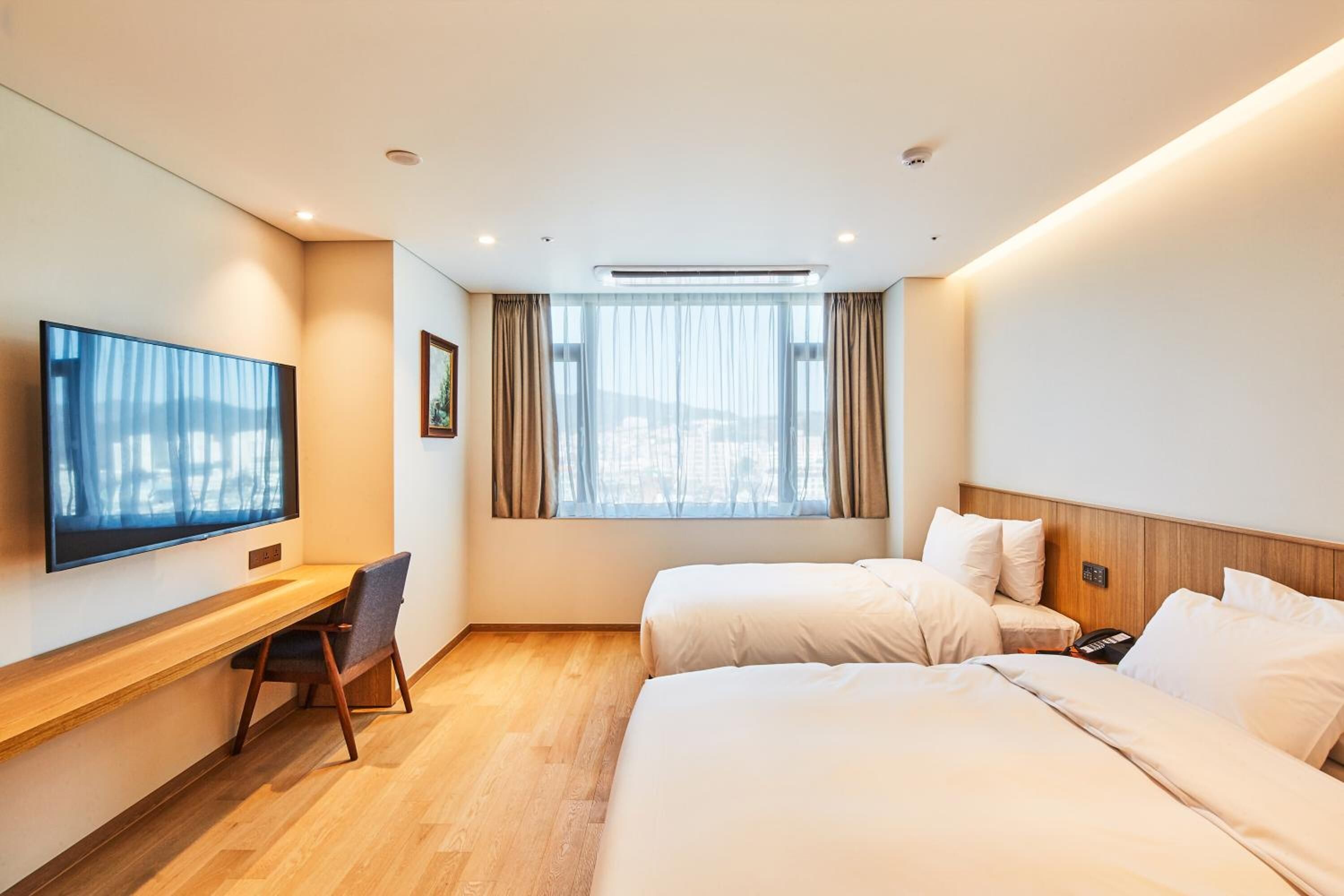 in-room safe, blackout curtains, soundproofing, free wifi