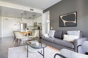 テレビ、ステレオ